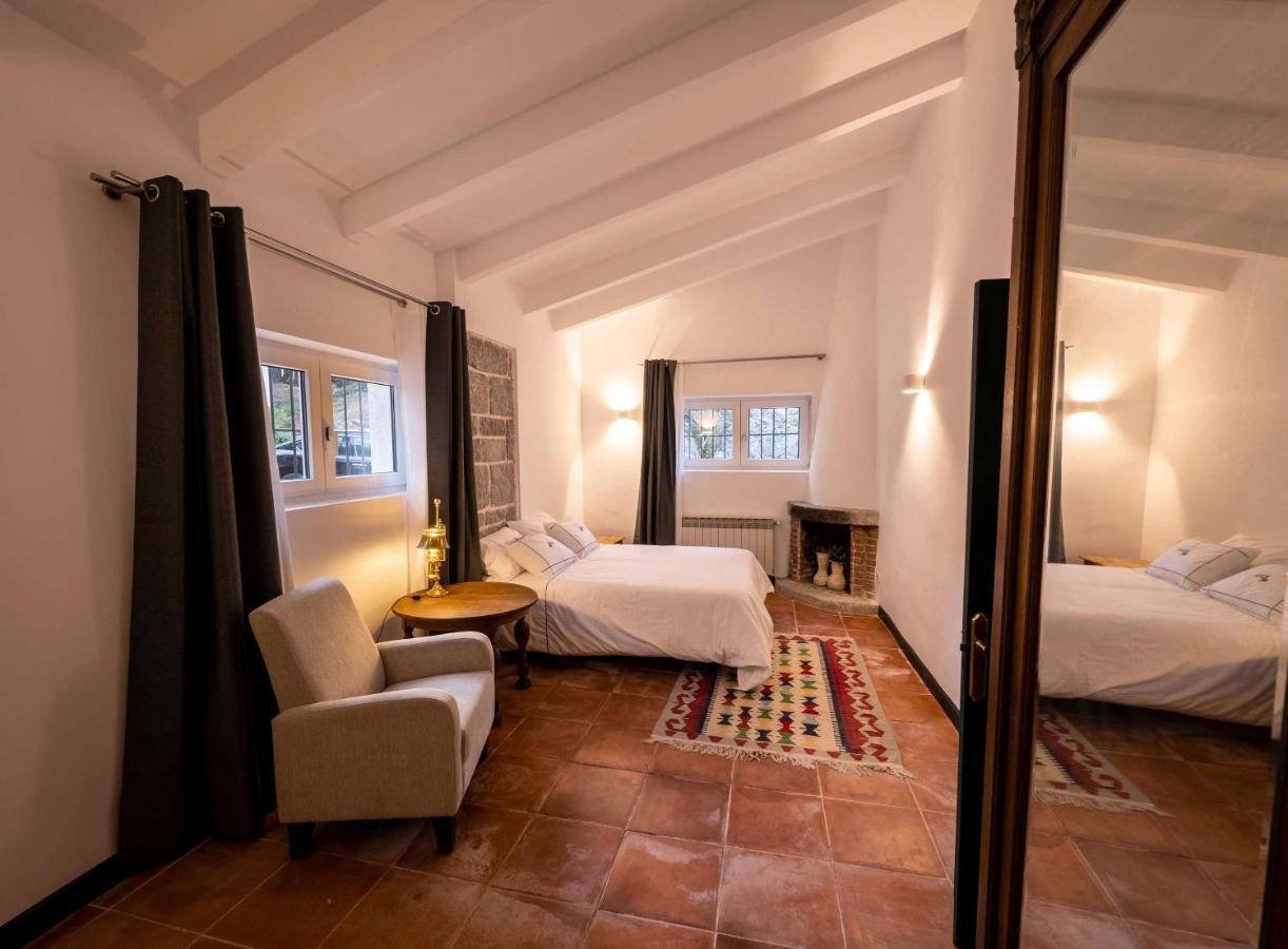Chalet Con Piscina En Torrelodones Luaran gambar