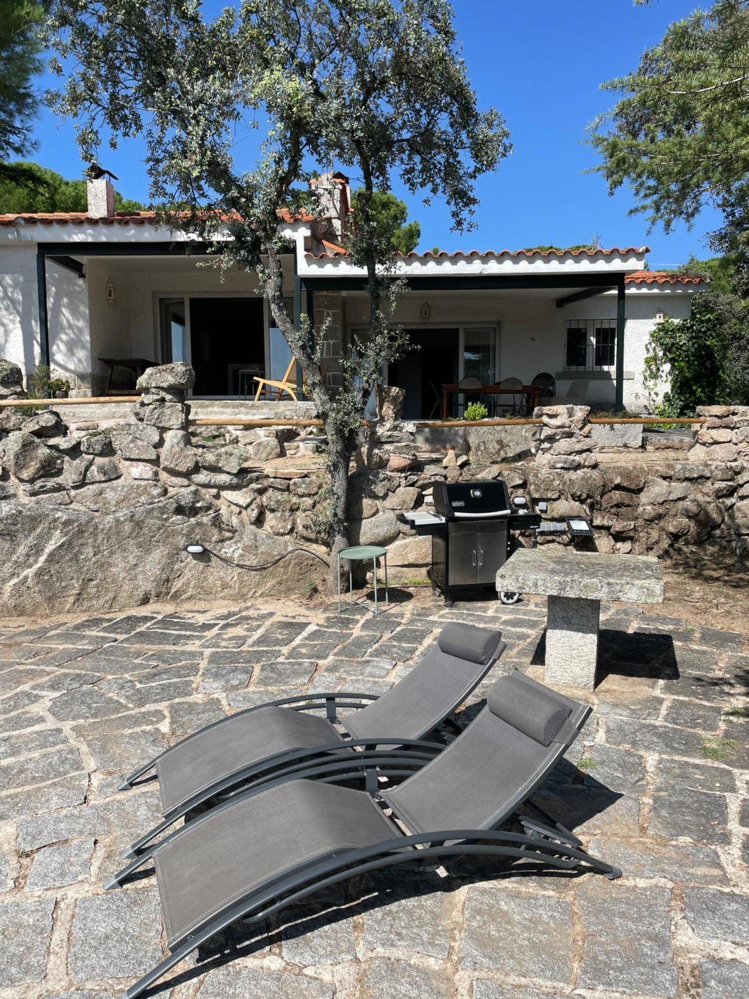 Chalet Con Piscina En Torrelodones Luaran gambar