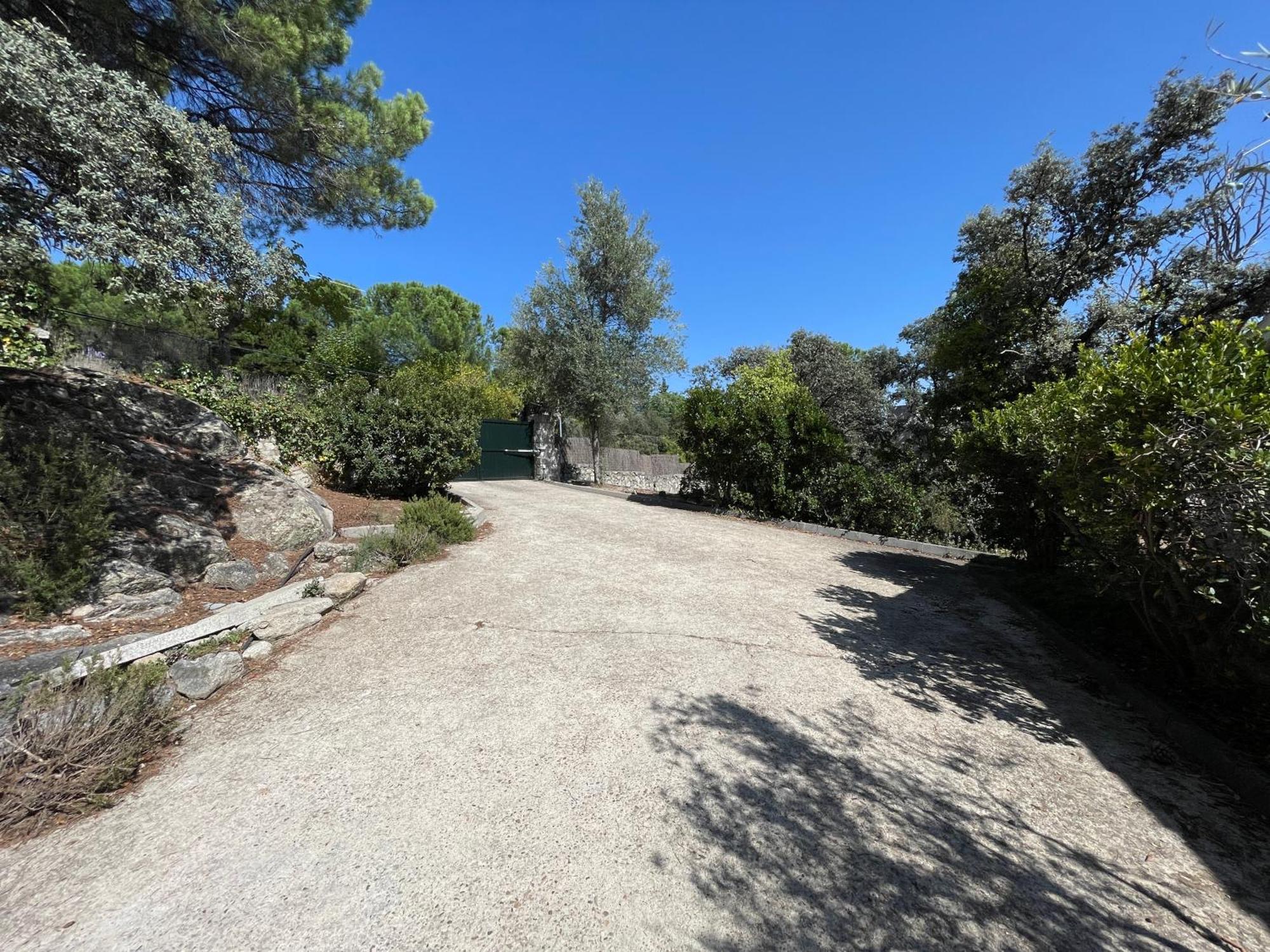 Chalet Con Piscina En Torrelodones Luaran gambar