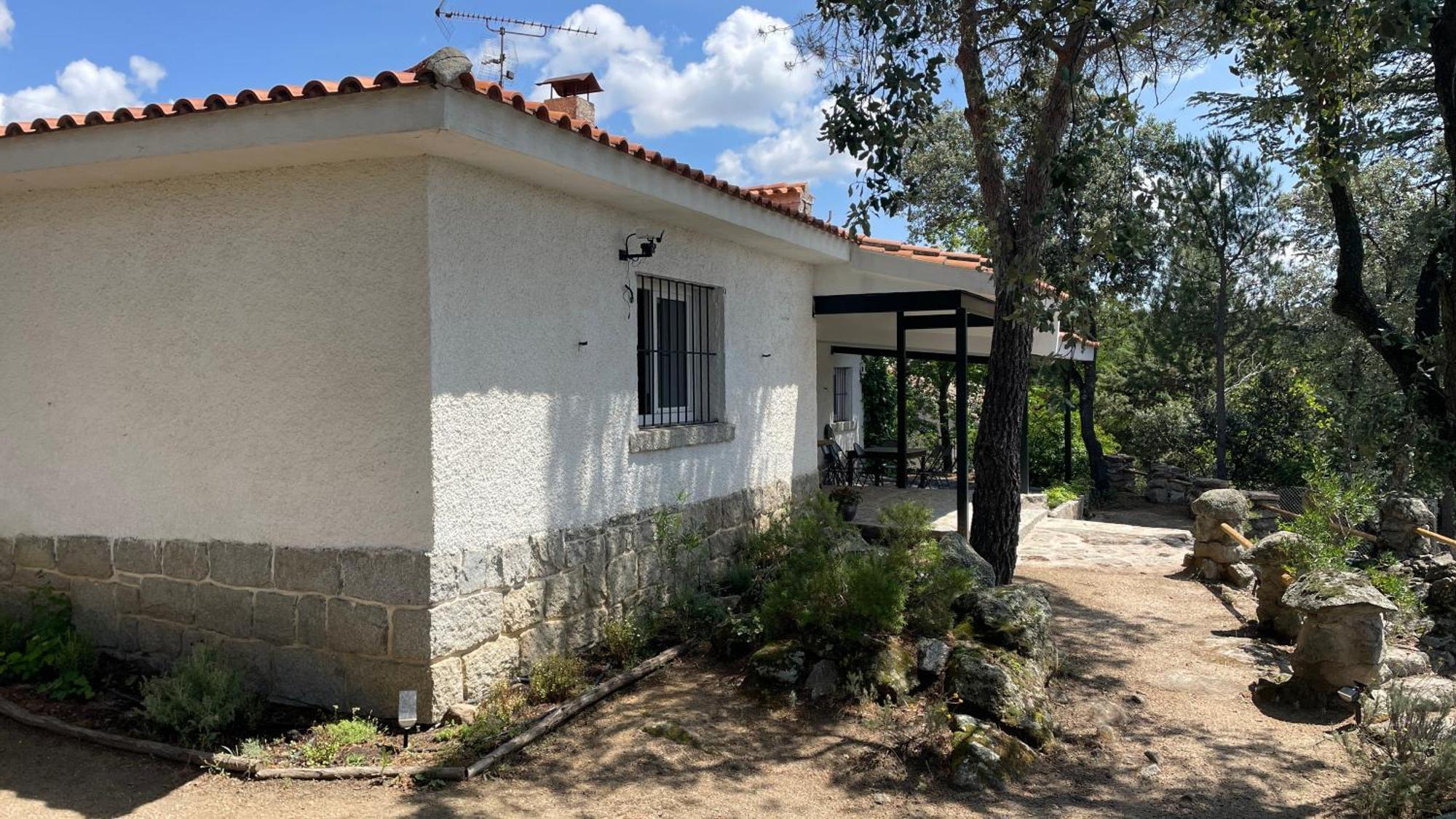 Chalet Con Piscina En Torrelodones Luaran gambar