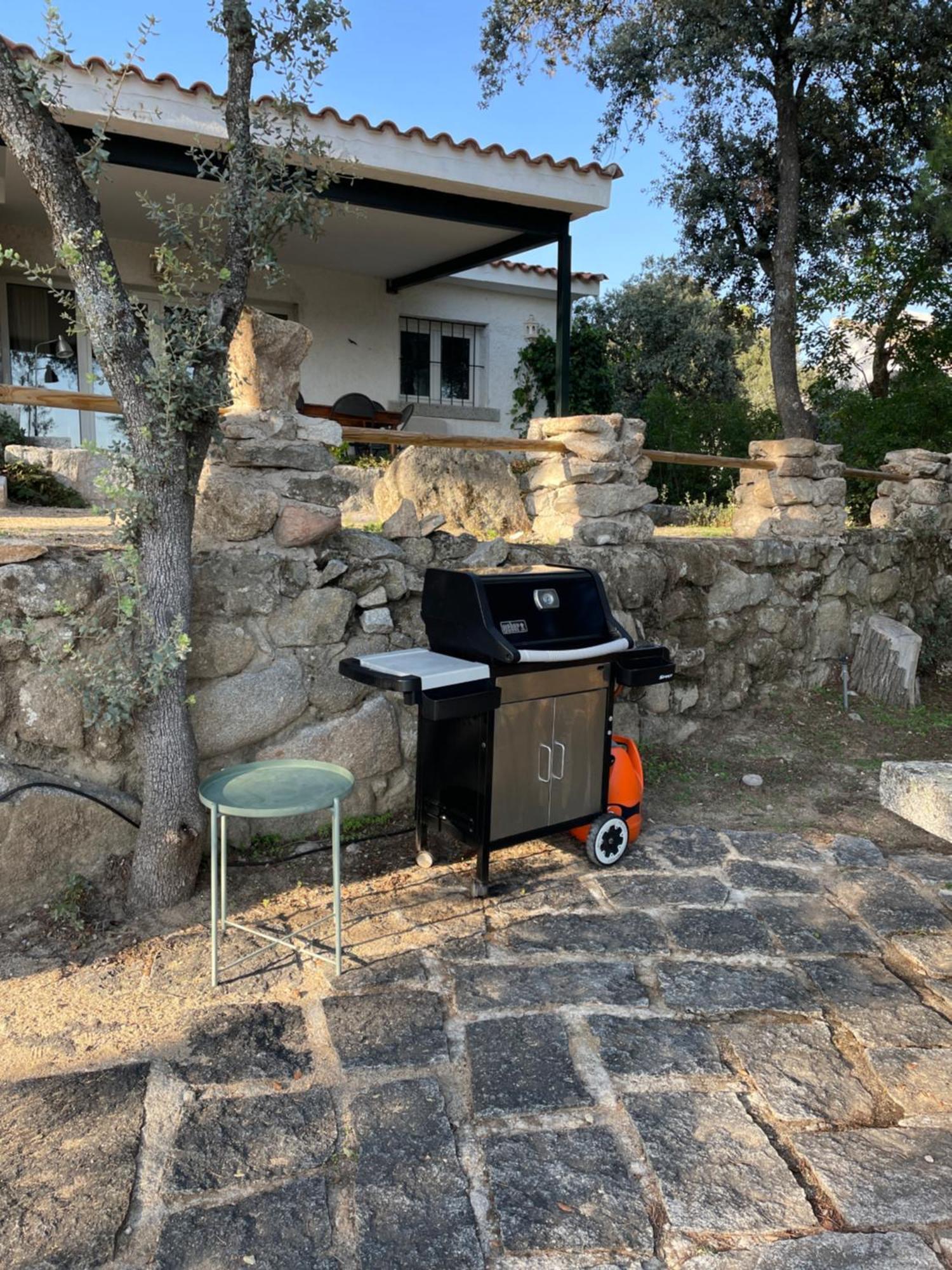 Chalet Con Piscina En Torrelodones Luaran gambar