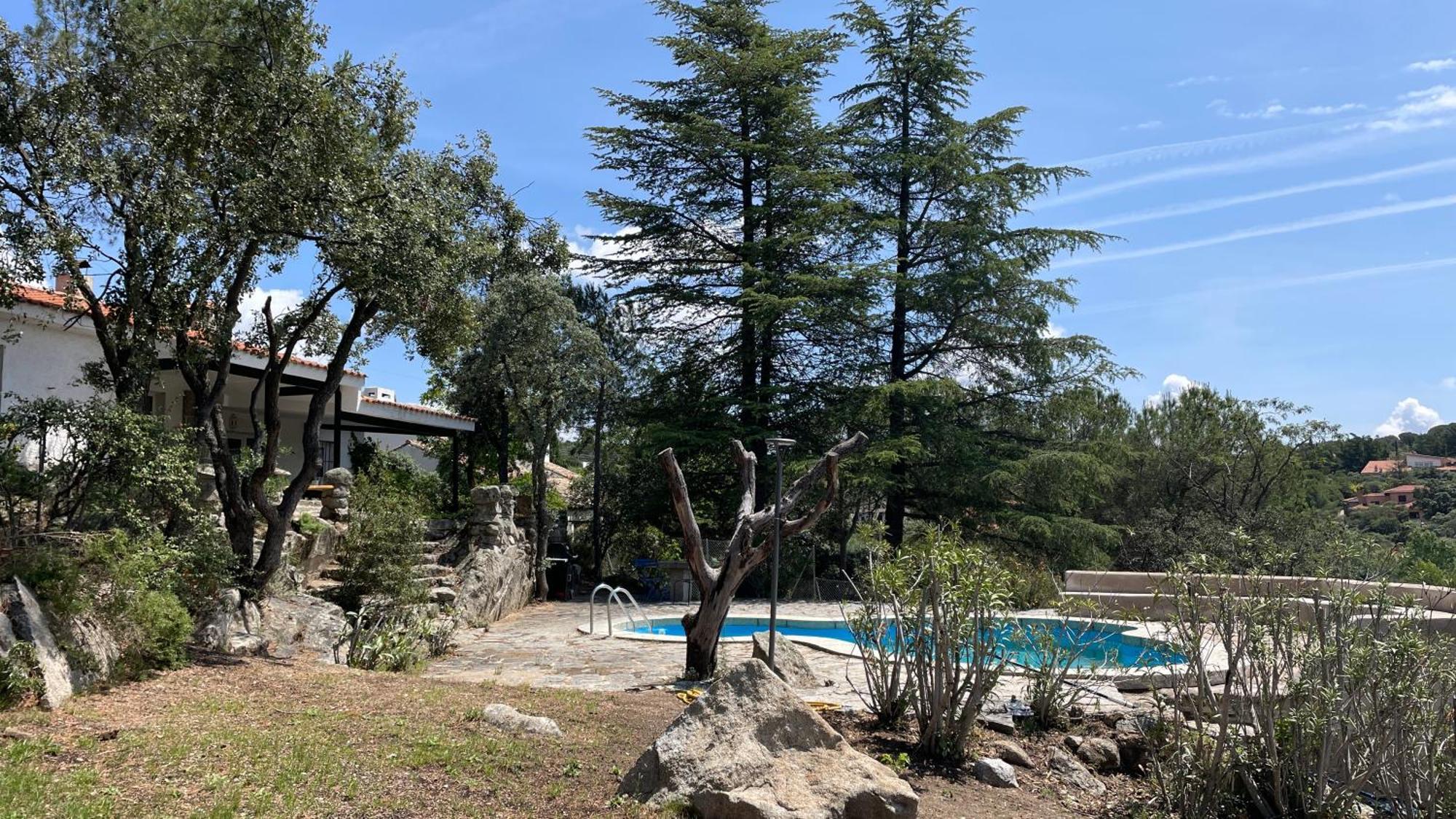 Chalet Con Piscina En Torrelodones Luaran gambar